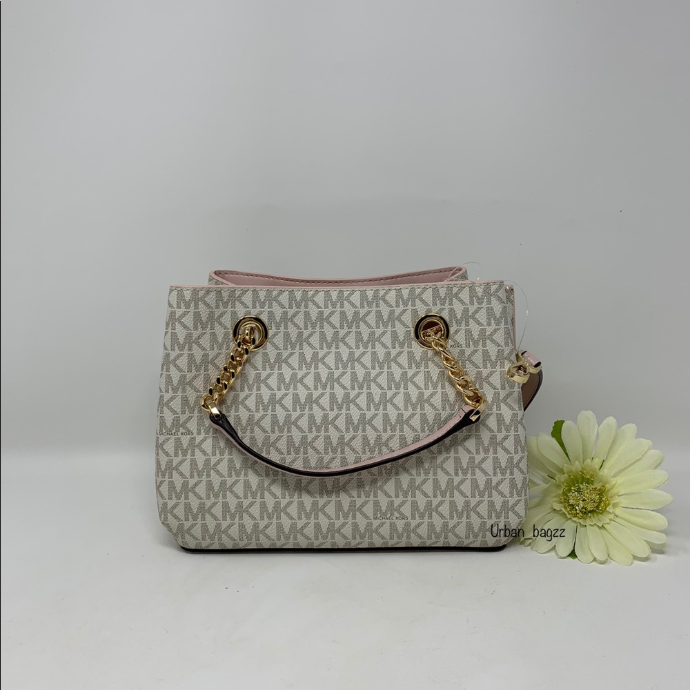 Michael Kors Teagen Small Messenger - Picture 5 of 10